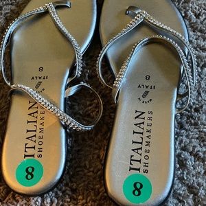 Woman’s sandals size 8